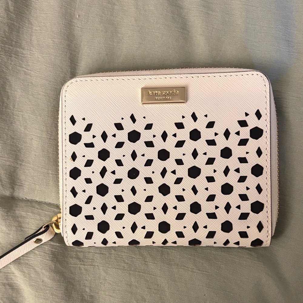 Kate Spade Beige and Black Patterned Wallet